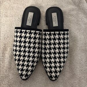 Seven7 Monochrome Houndstooth Women's Mules